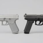 Glock 17 ile Beretta 92’nin yan yana premium karşılaştırma kompozisyonu